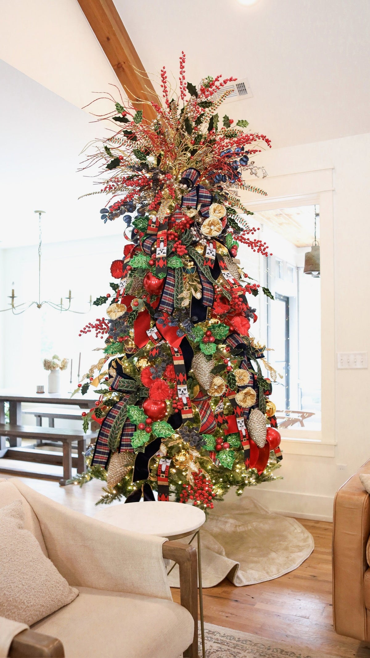 Classic Tartan & Tidings Tree