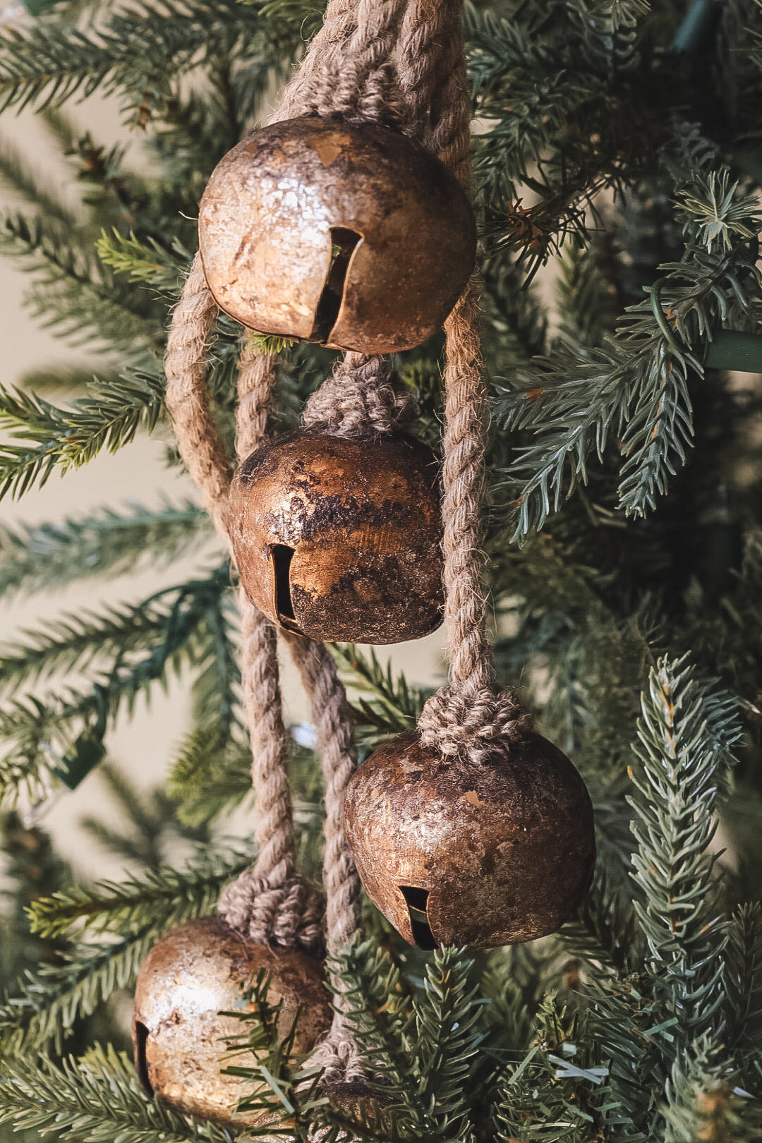 Iron Jingle Bell Jute Cord Ornament