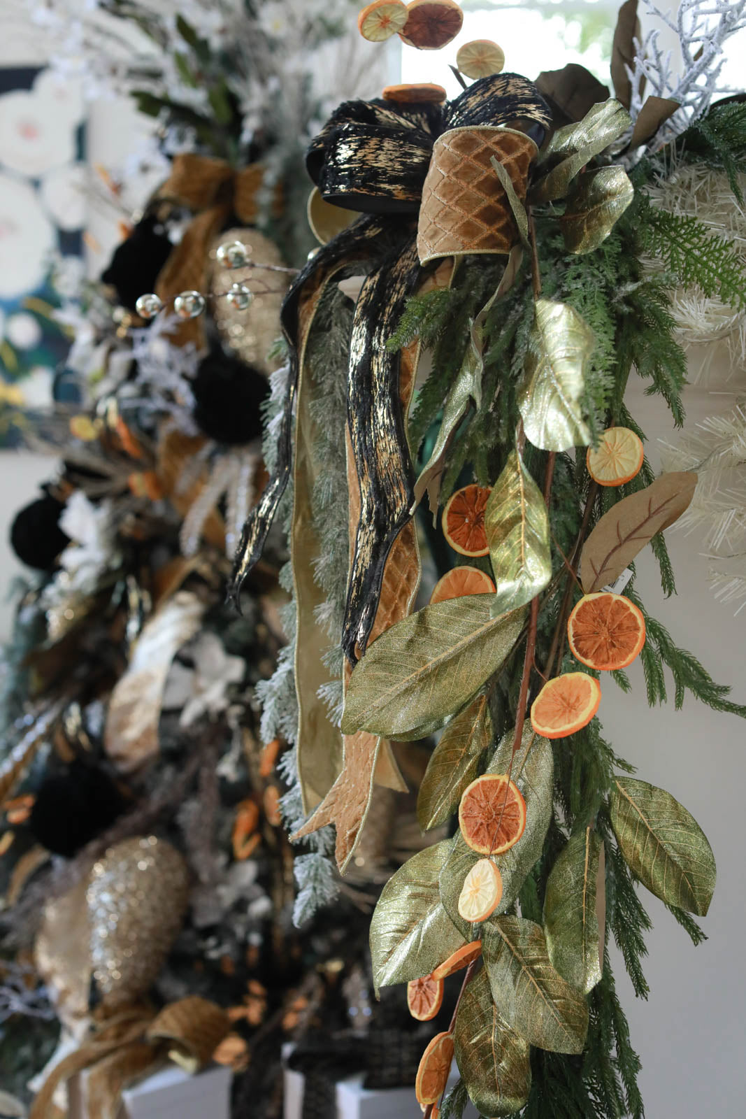 Green Metallic Leaves Spray
